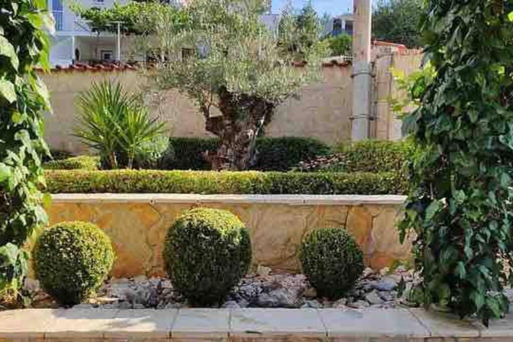 Villa Mala - Pool - Jacuzzi - 5 Min. Zum *