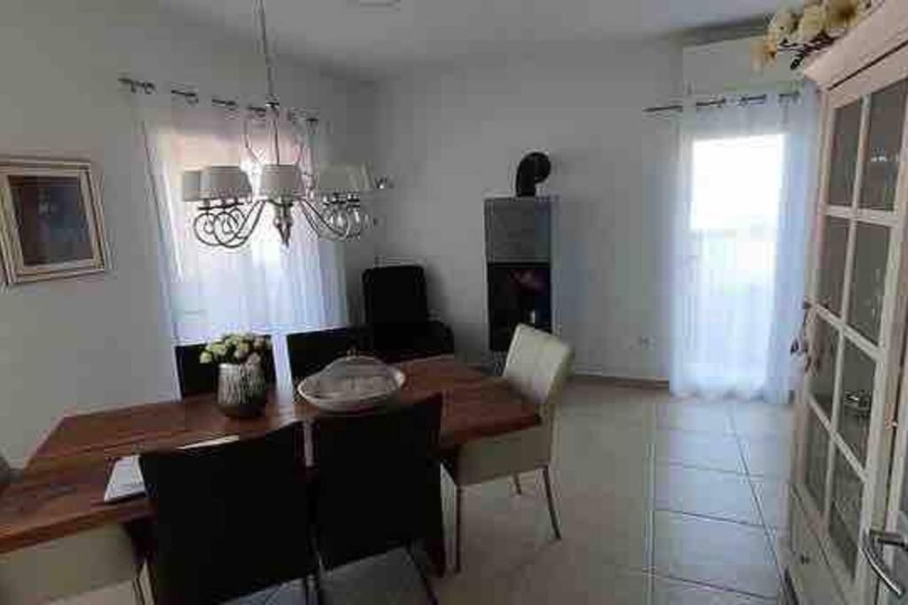 Villa Mala - Pool - Jacuzzi - 5 Min. Zum
